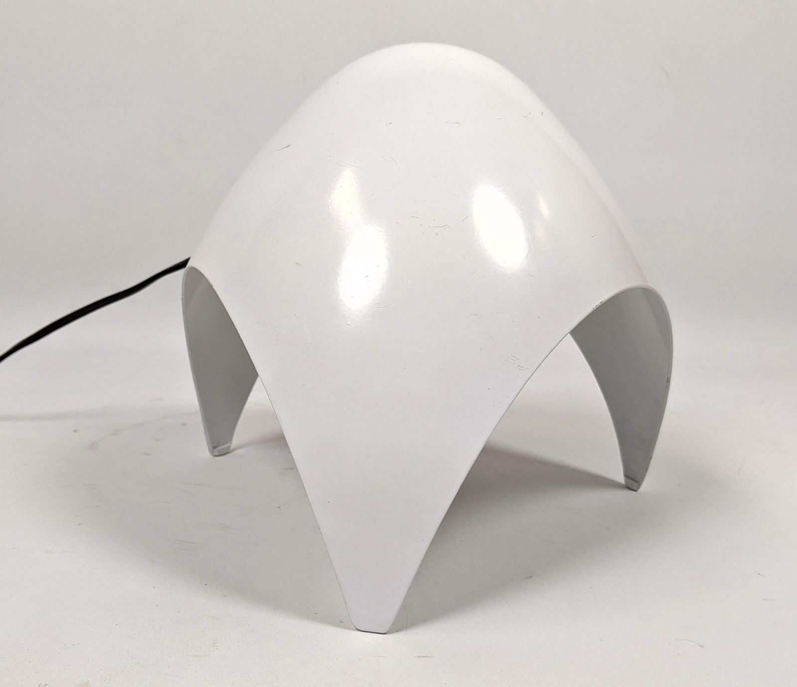 ELIO MARTINELLI Coque Table Lamp. Dome lamp. White enam (1 of 10)