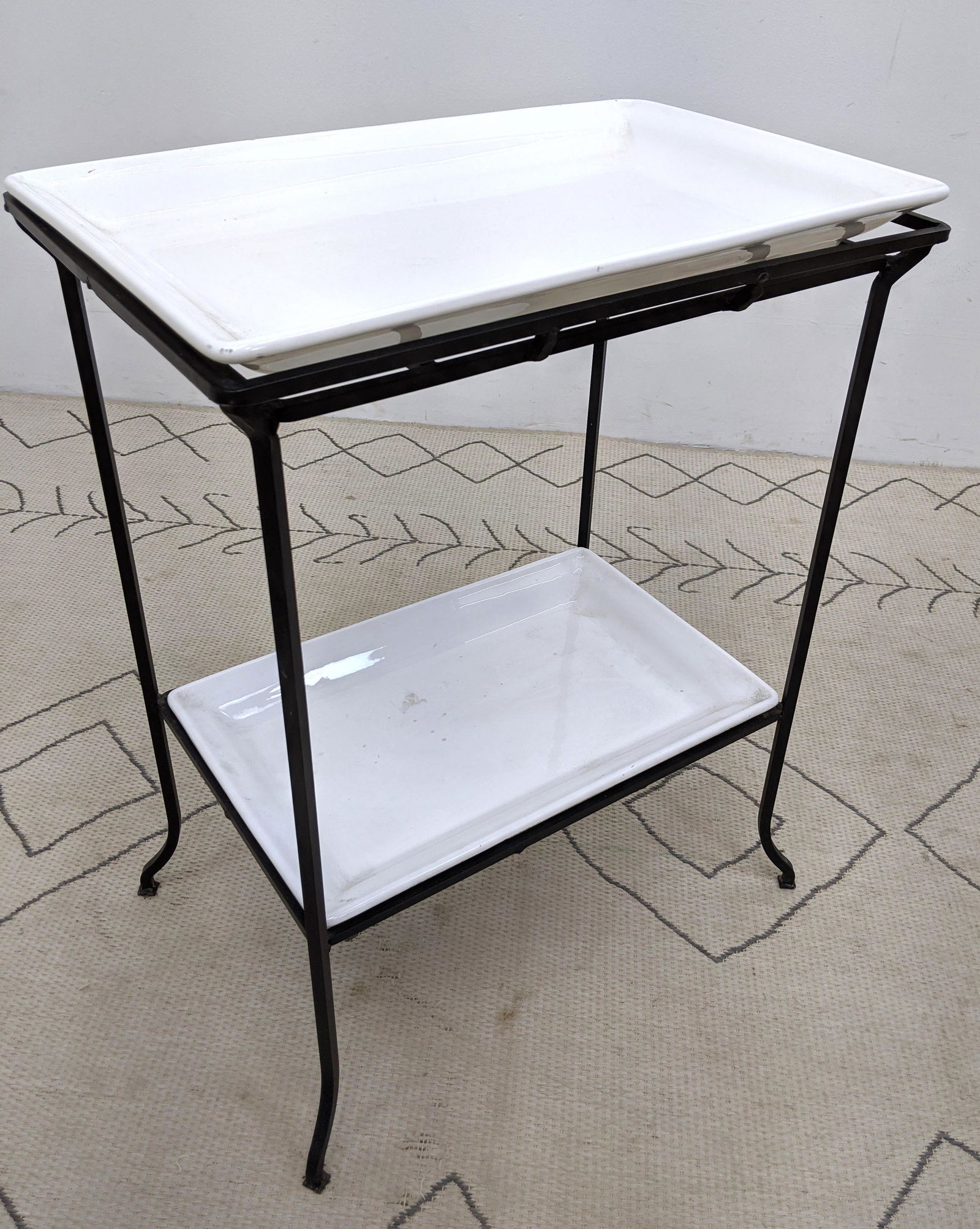 Porcelain and Iron Tray Table Stand. (1 of 13)