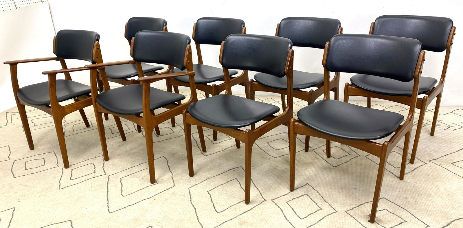 Set 8 ODDENSE MASKINSNEDKERI Dining Chairs. Danish Mode (1 of 20)