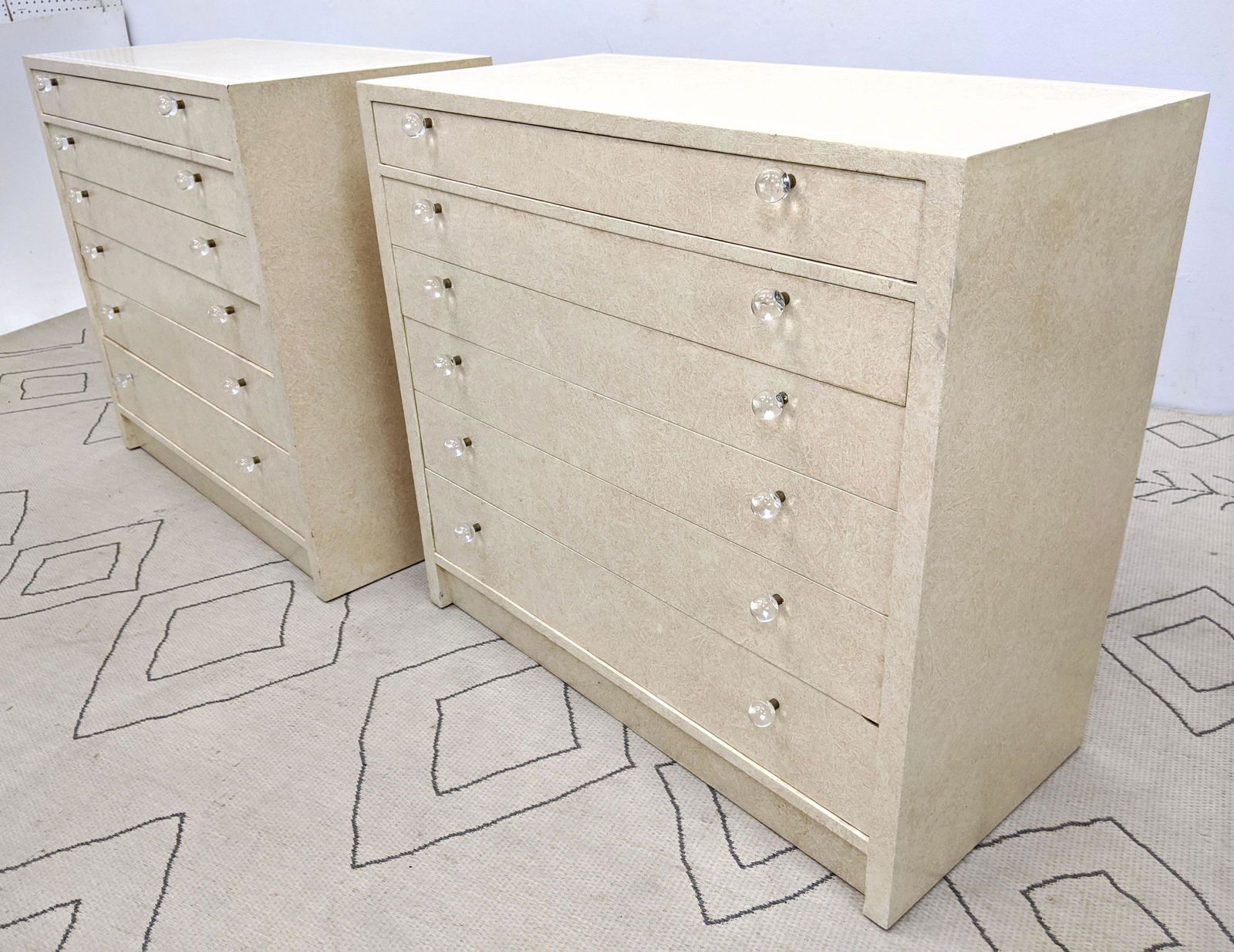 Pair Mid Century Modern  Painted Lacquer Chest Dressers (1 of 8)