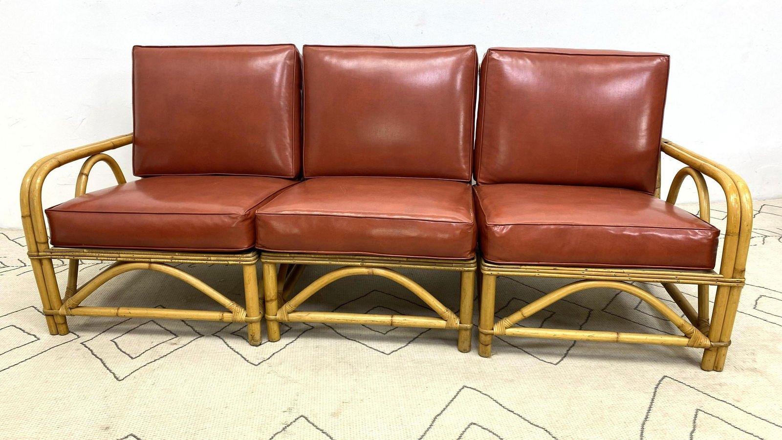 WARD WICKER WARE Sectional Sofa. Reversible cushion vin (1 of 9)