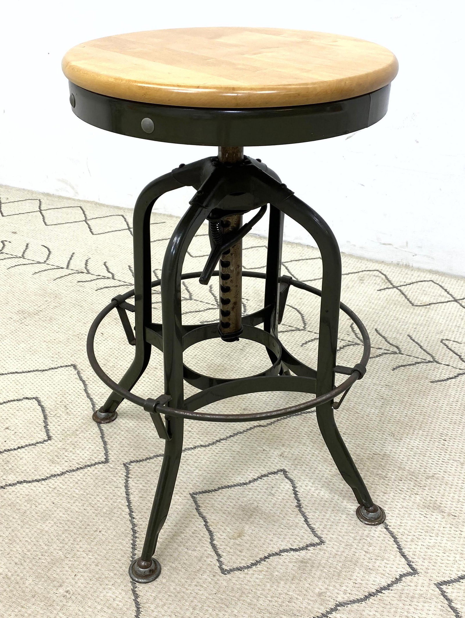 TOLEDO Adjustable Draftsman Work Stool. (1 of 9)