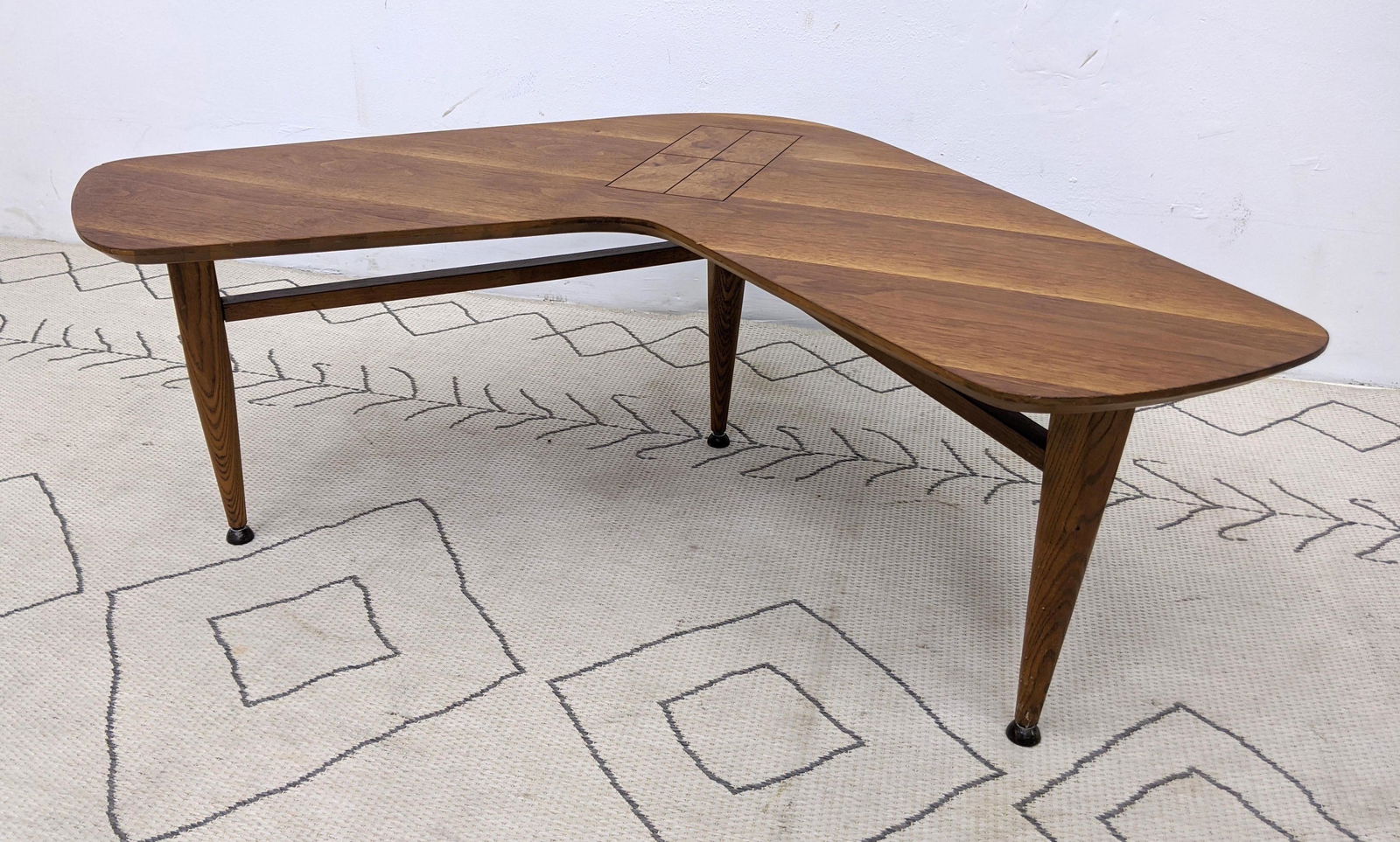 American Modern Boomerang Coffee Cocktail Table. Inlaid (1 of 12)