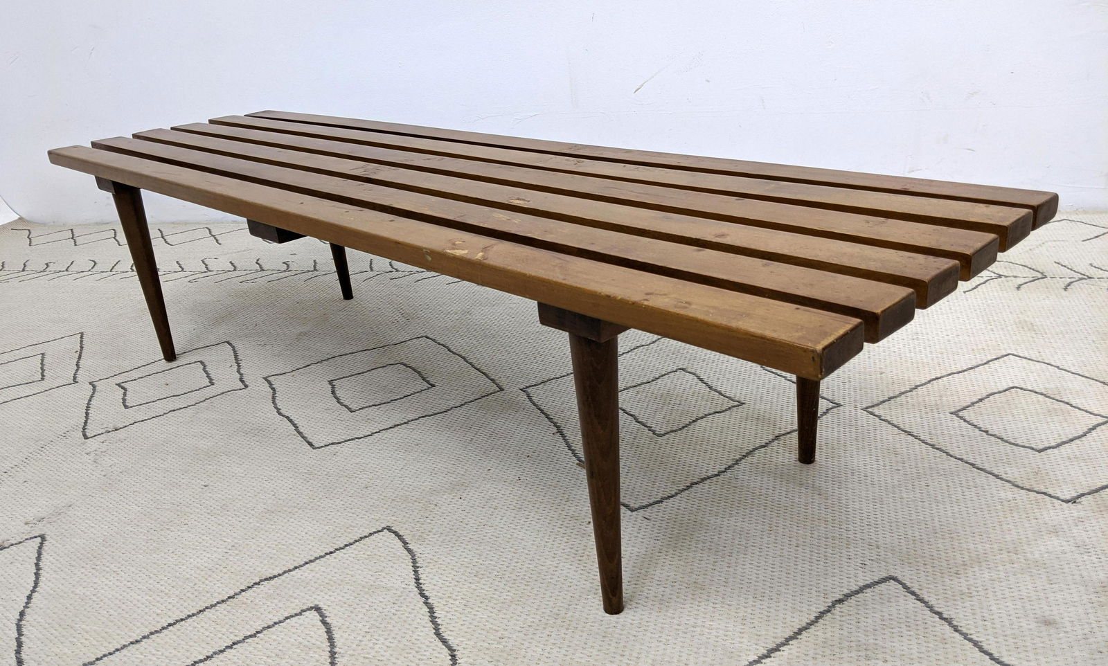American Modern Slat Bench with Tapered Legs.  Mid Cent (1 of 9)