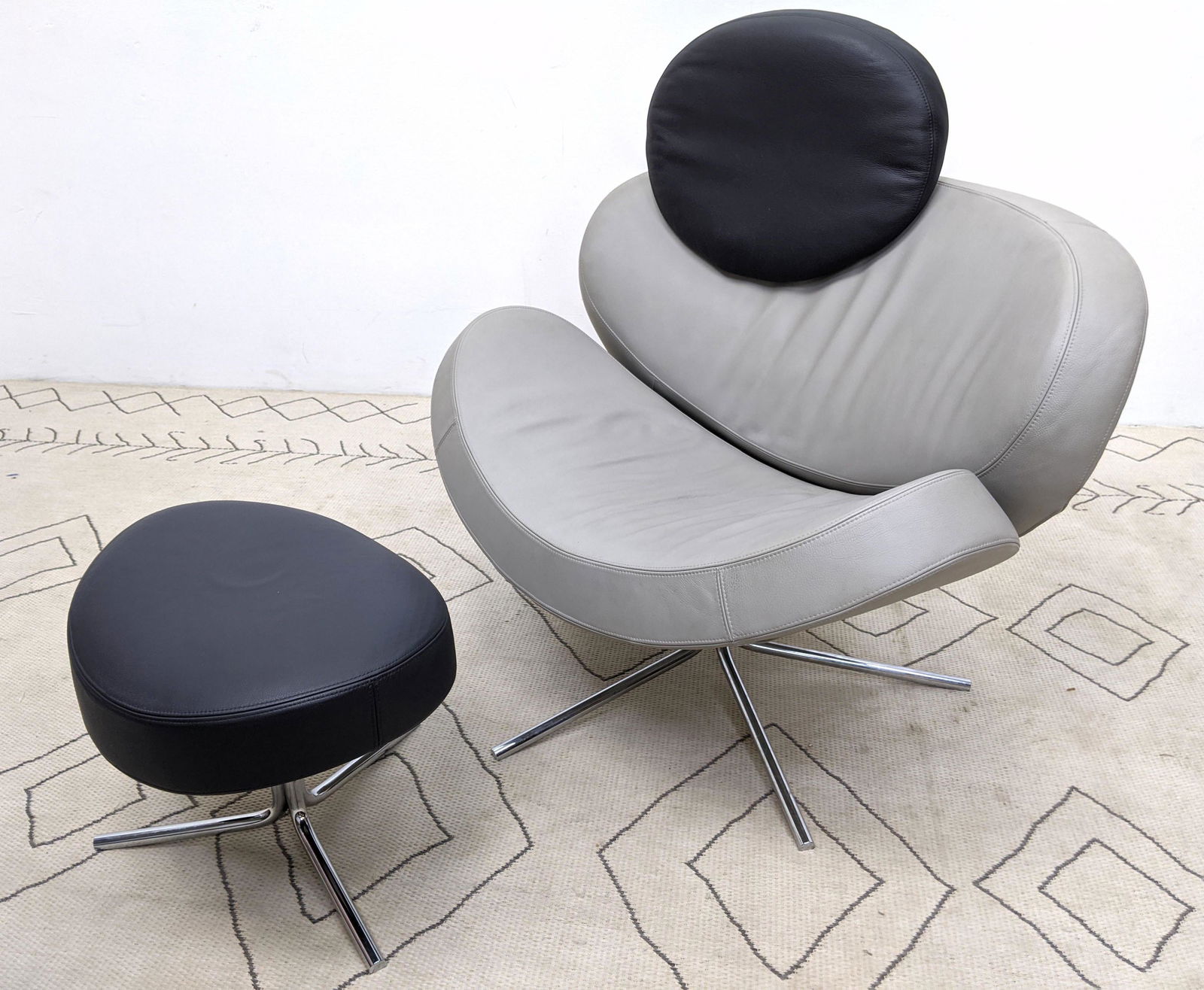 TEAM by WELLIS Star Trek Leather Lounge Chair and Ottom (1 of 8)