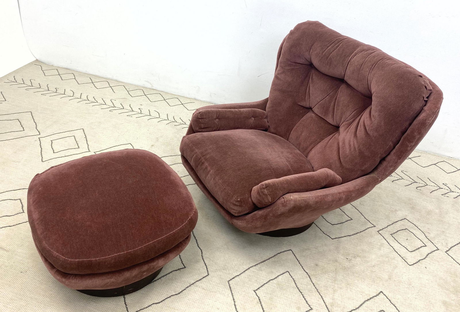 JOE COLOMBO Style Lounge Chair and Ottoman. Swivel with (1 of 12)