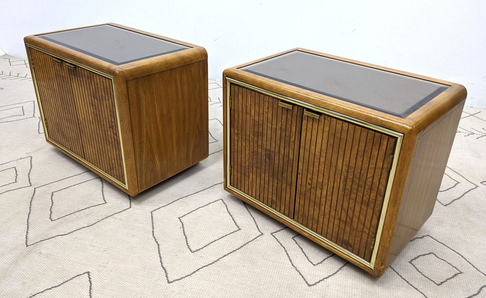 Pair Mid Century Modern Side End Tables. Mirrored tops. (1 of 12)