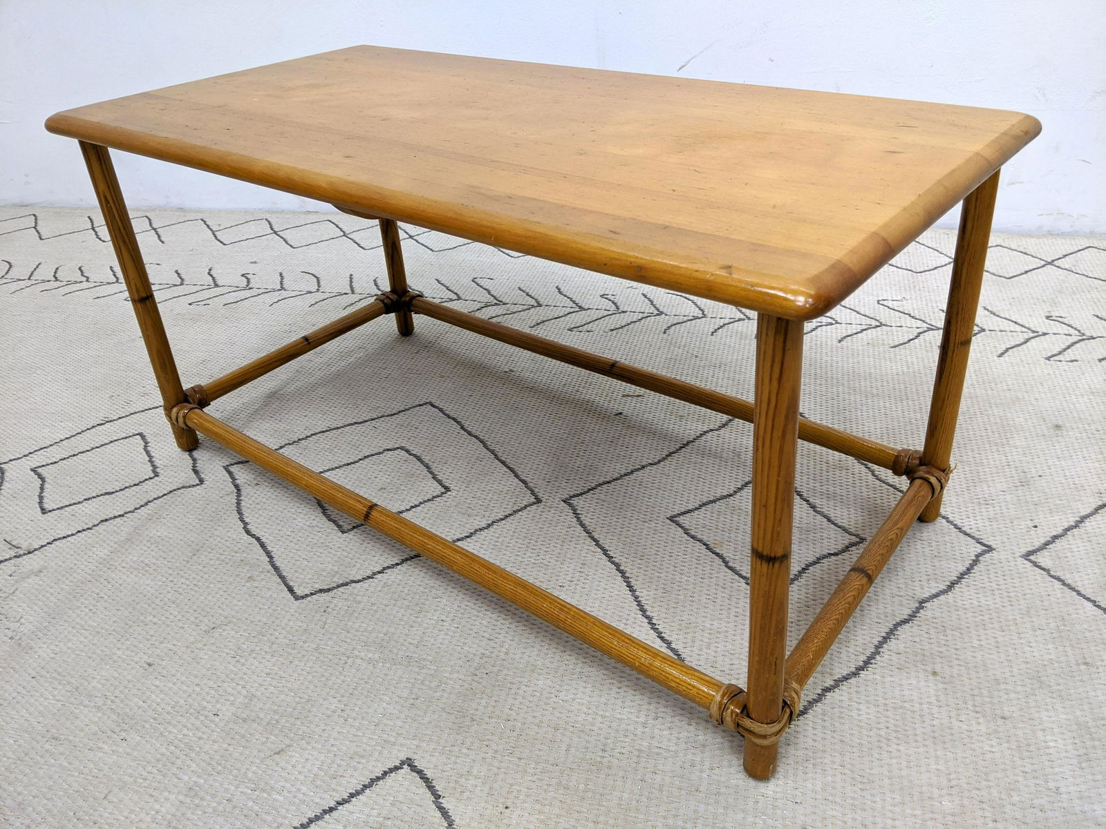 HEYWOOD WAKEFIELD Coffee cocktail Table.  Maple and Bam (1 of 9)