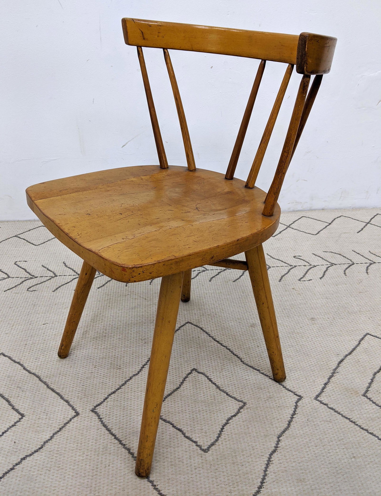 American Modern Maple Chair style of Knoll Nakashima.: American Modern Maple Chair style of Knoll Nakashima. -- Dimensions: H: 28.5 inches: W: 16 inches: D: 20 inches ---