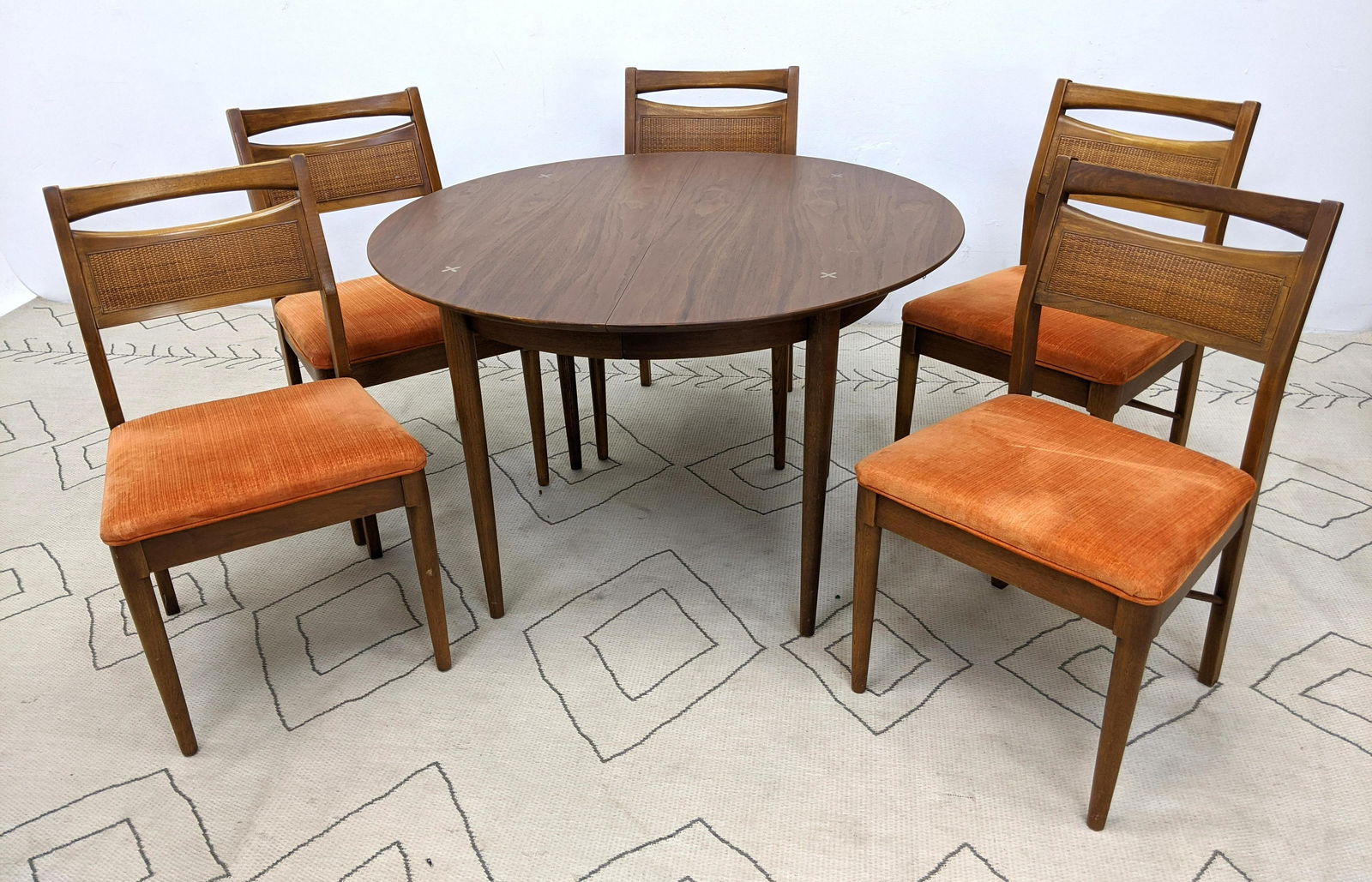 American of Martinsville Dining Set.  Table and 5 Chair (1 of 19)