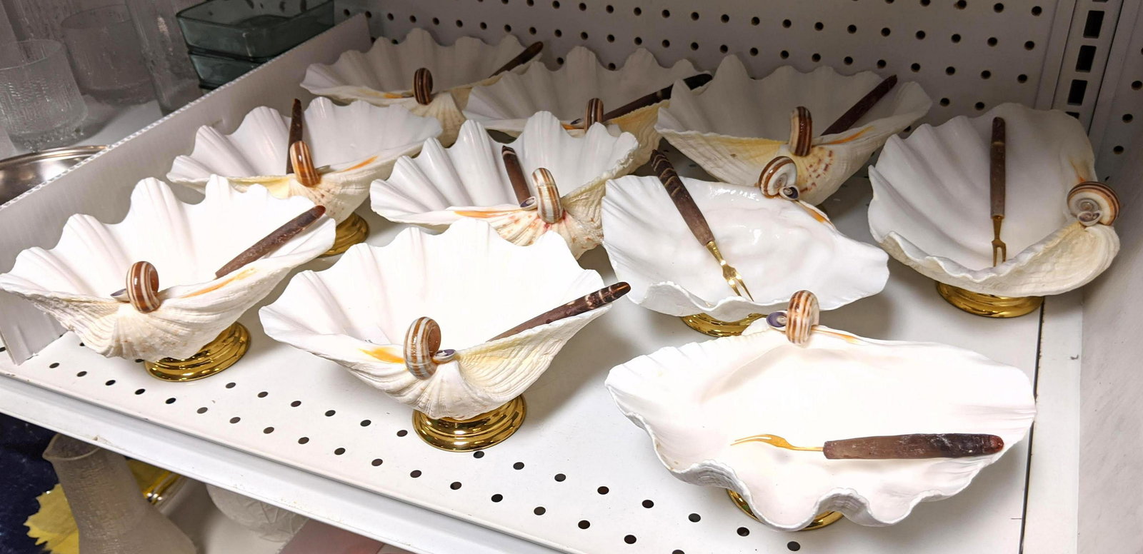 Shelf lot: 10 shell bowls with forks (1 of 6)