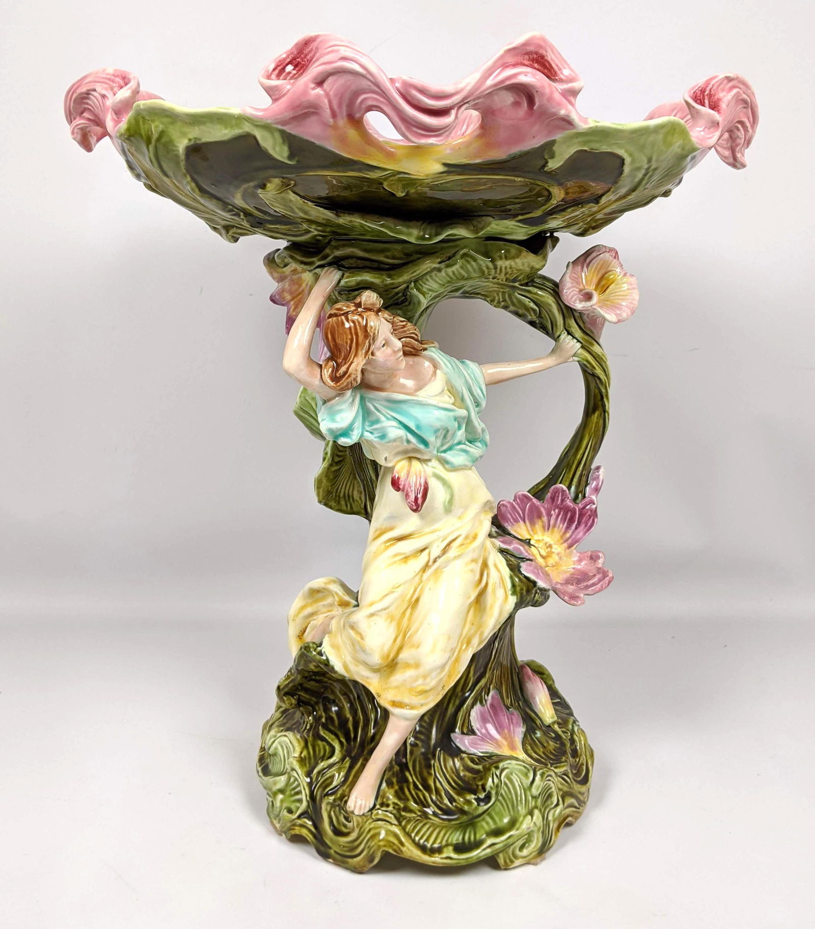 Large Majolica Figural Compote Center Piece.  Art Nouve (1 of 13)