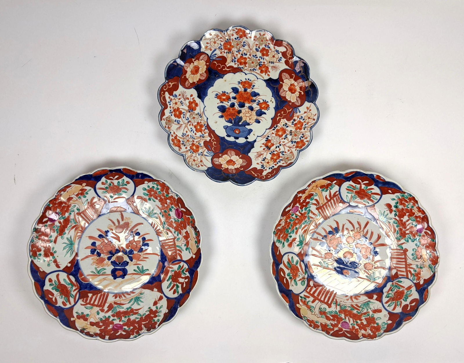 3pcs Colorful Imari Porcelain Plates with Scalloped Rim (1 of 10)