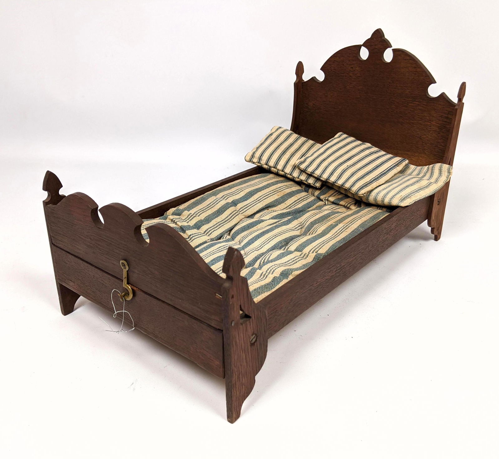 H.W. EASTMANÕS Patent Model Folding Bed. Baltimore Mary (1 of 10)