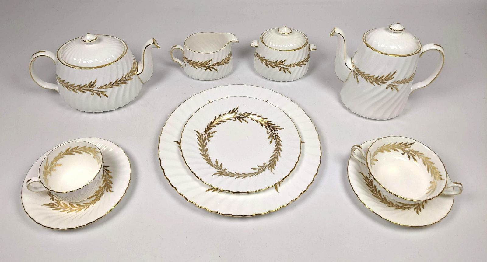 83pcs MINTONS China Dinner Service.  Golden Symphony Pa (1 of 15)