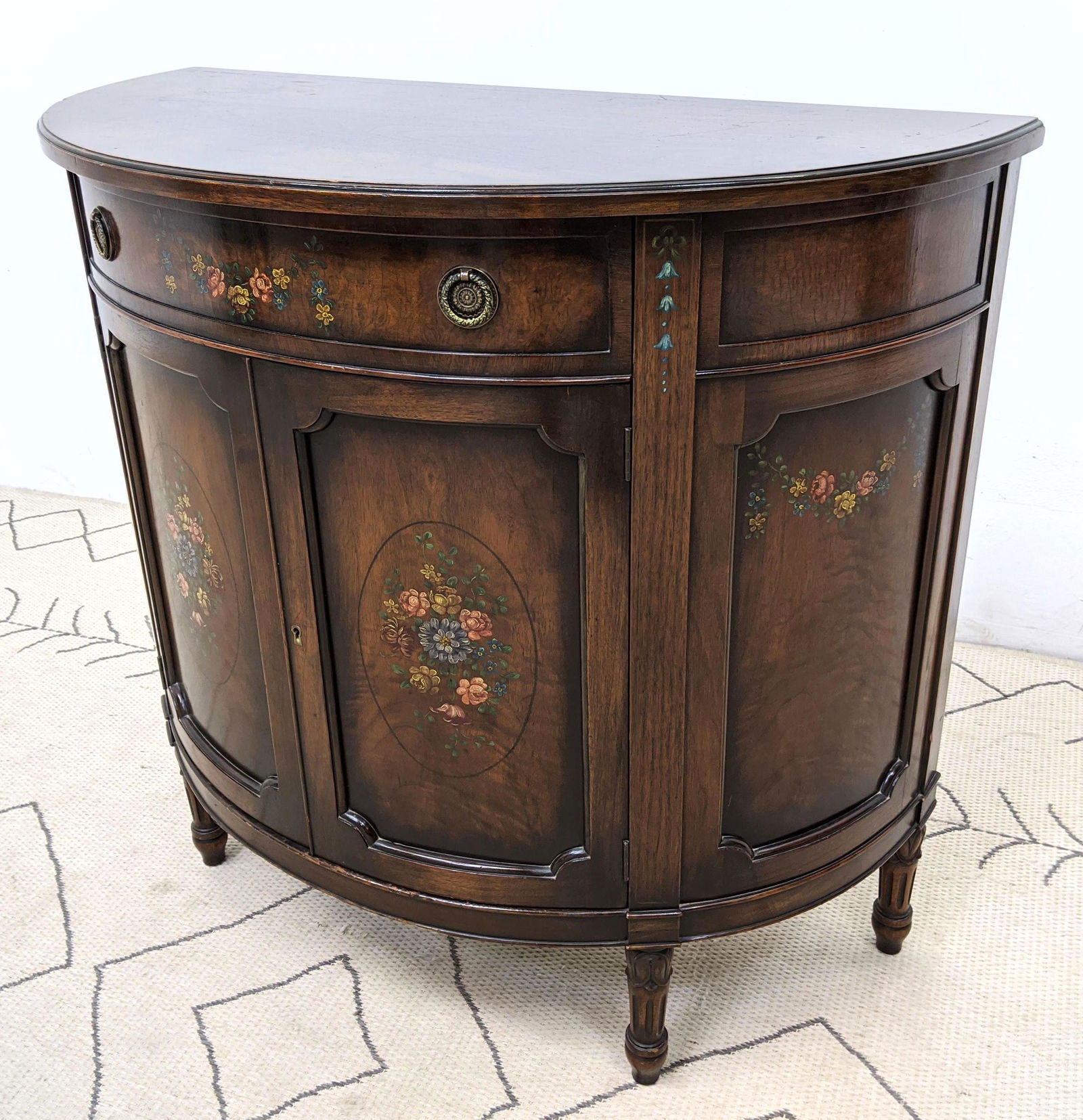 BUTLER Custom Built Furniture Server Cabinet.  Demi Lun (1 of 14)