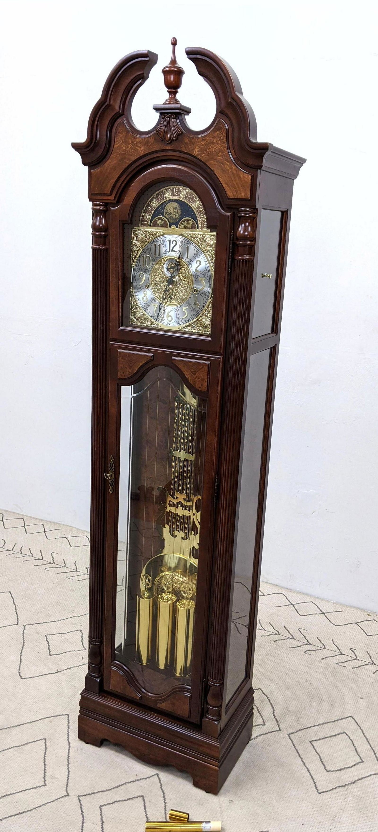 HOWARD MILLER Tall Case Clock.   Moon faze. (1 of 19)