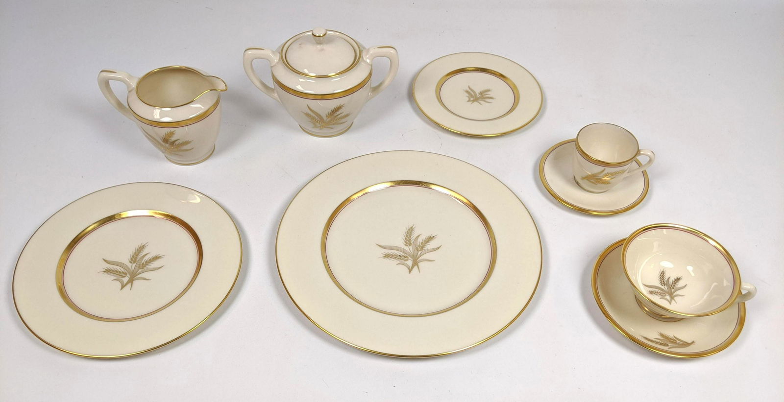 64pcs Lenox China Dinner Service.  Westfield Pattern. (1 of 9)
