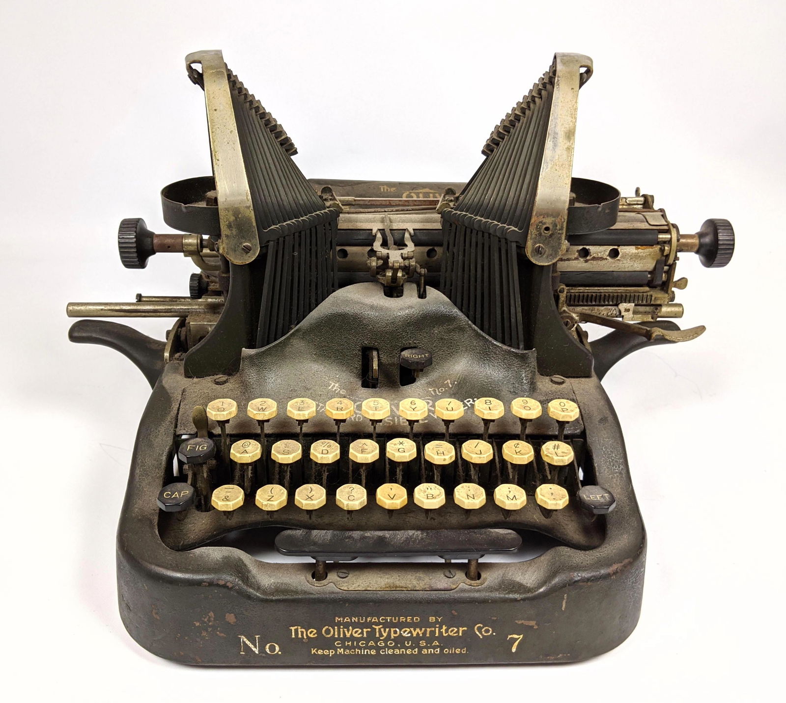 Vintage OLIVER No. 7 Typewriter. (1 of 14)