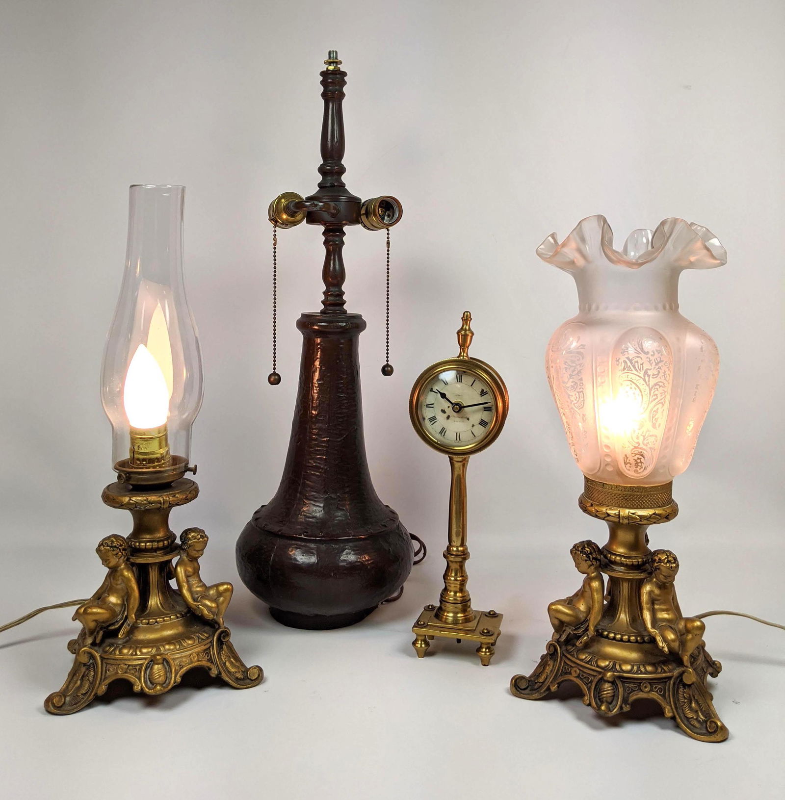 Lighting Lot.  Arts and Crafts style lamp base, 2 figur (1 of 20)