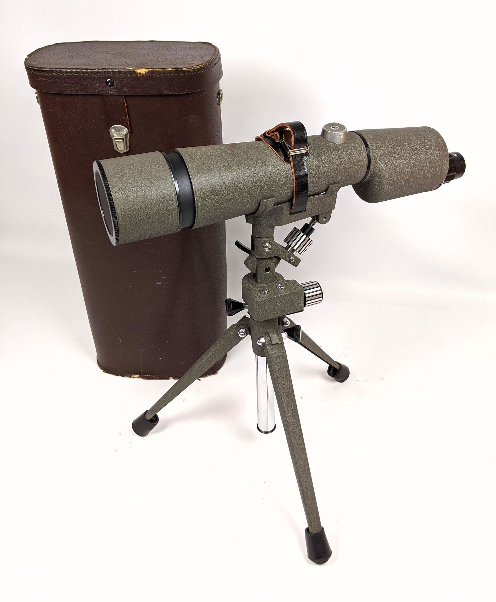 HERTER'S Inc.  Spotting Scope with Stand.  Original Cas (1 of 14)