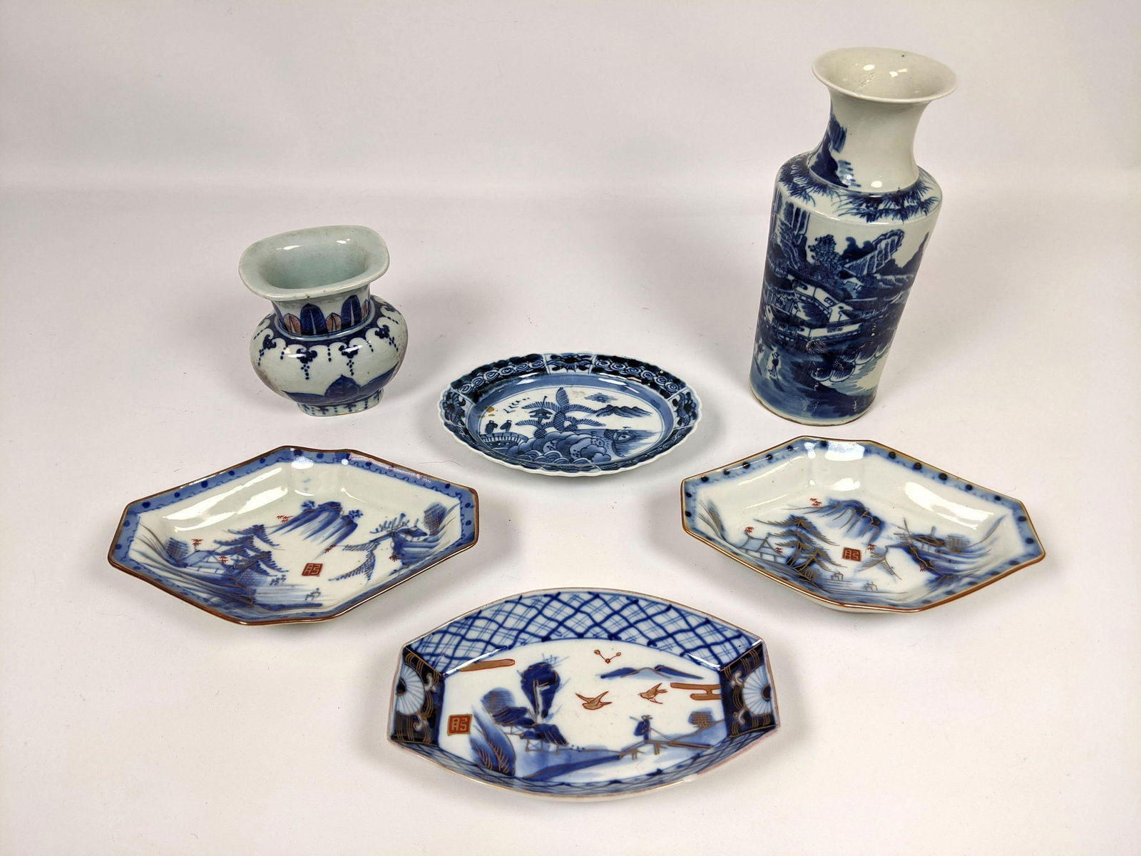 6pcs Asian Blue and White Porcelains. vases and plates. (1 of 19)