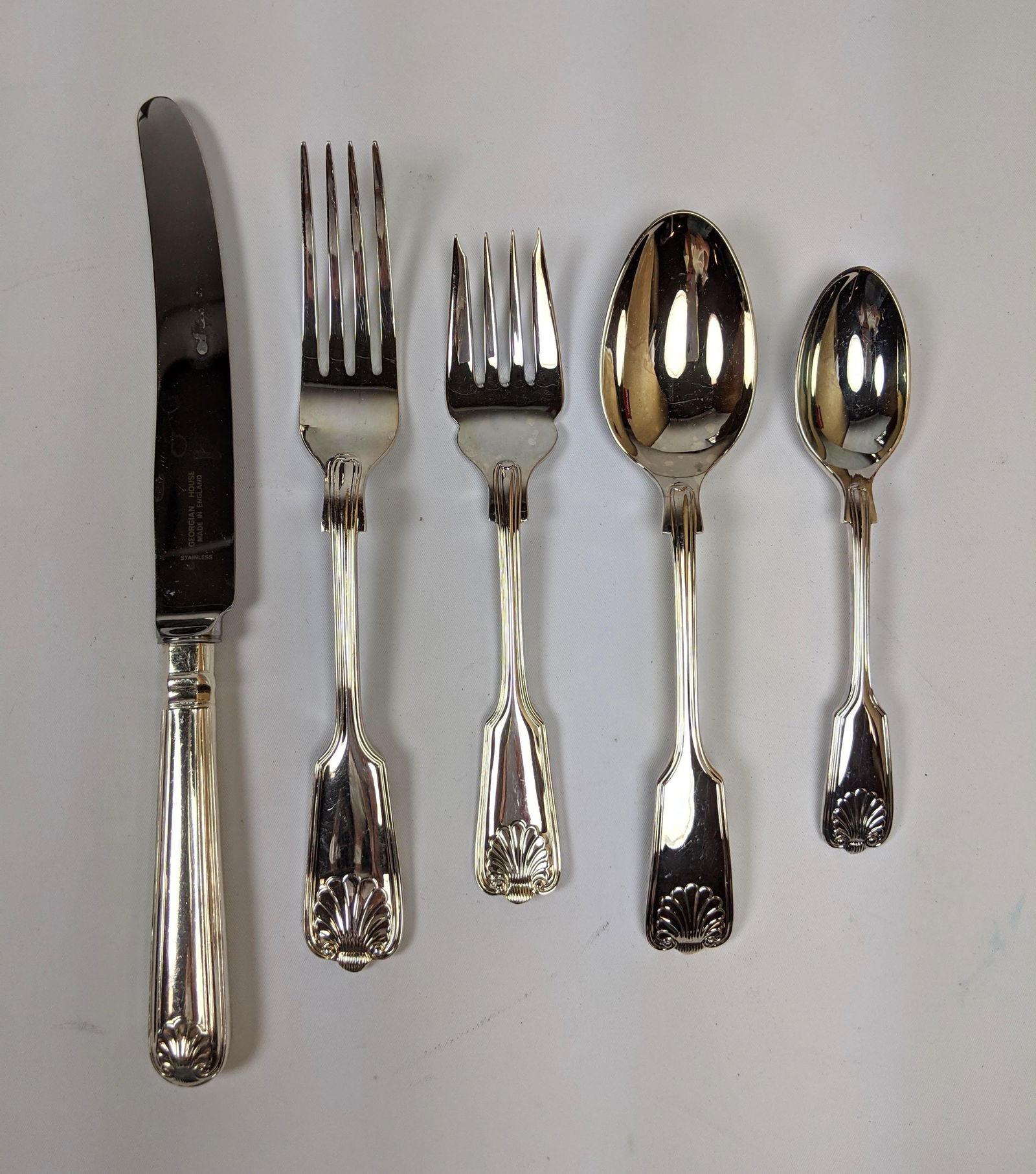 69pc ROBERTS BELK Silverplate Flatware Set with Box. Sh (1 of 13)