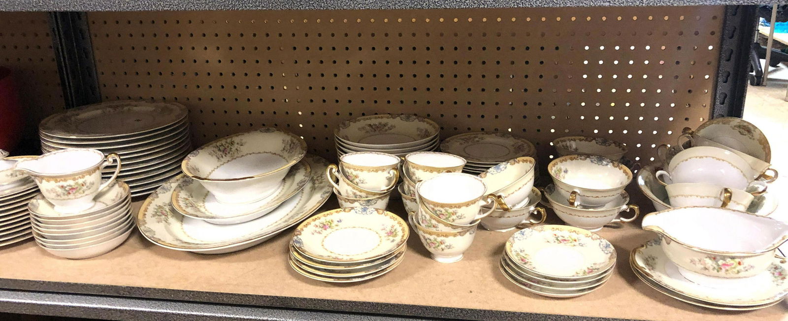 Lot of Meito LANGDON pattern china dinnerware set. (1 of 8)