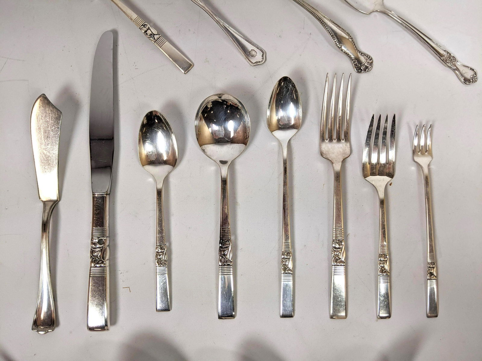 Community Silver Plate Flatware Set. (1 of 8)