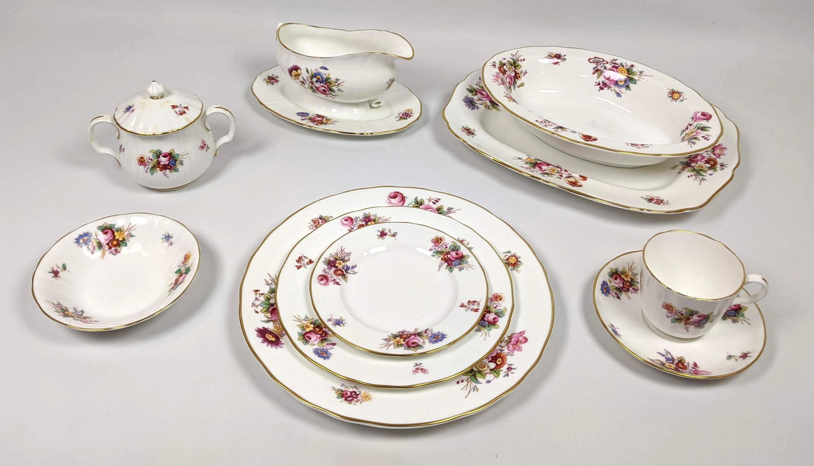 92 pcs Royal Worcester China Dinnerware Service. (1 of 14)
