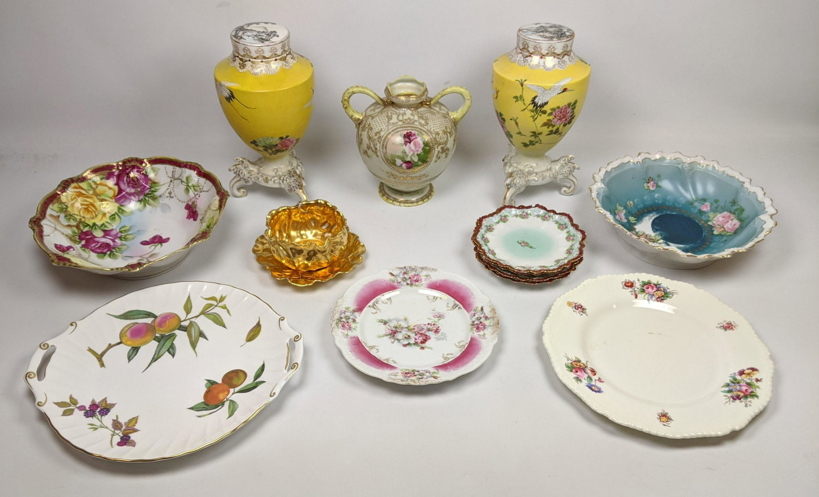 Large Porcelain Lot. Royal Worcester, Nippon, Japanese.: Large Porcelain Lot. Royal Worcester, Nippon, Japanese. -- Dimensions: ---