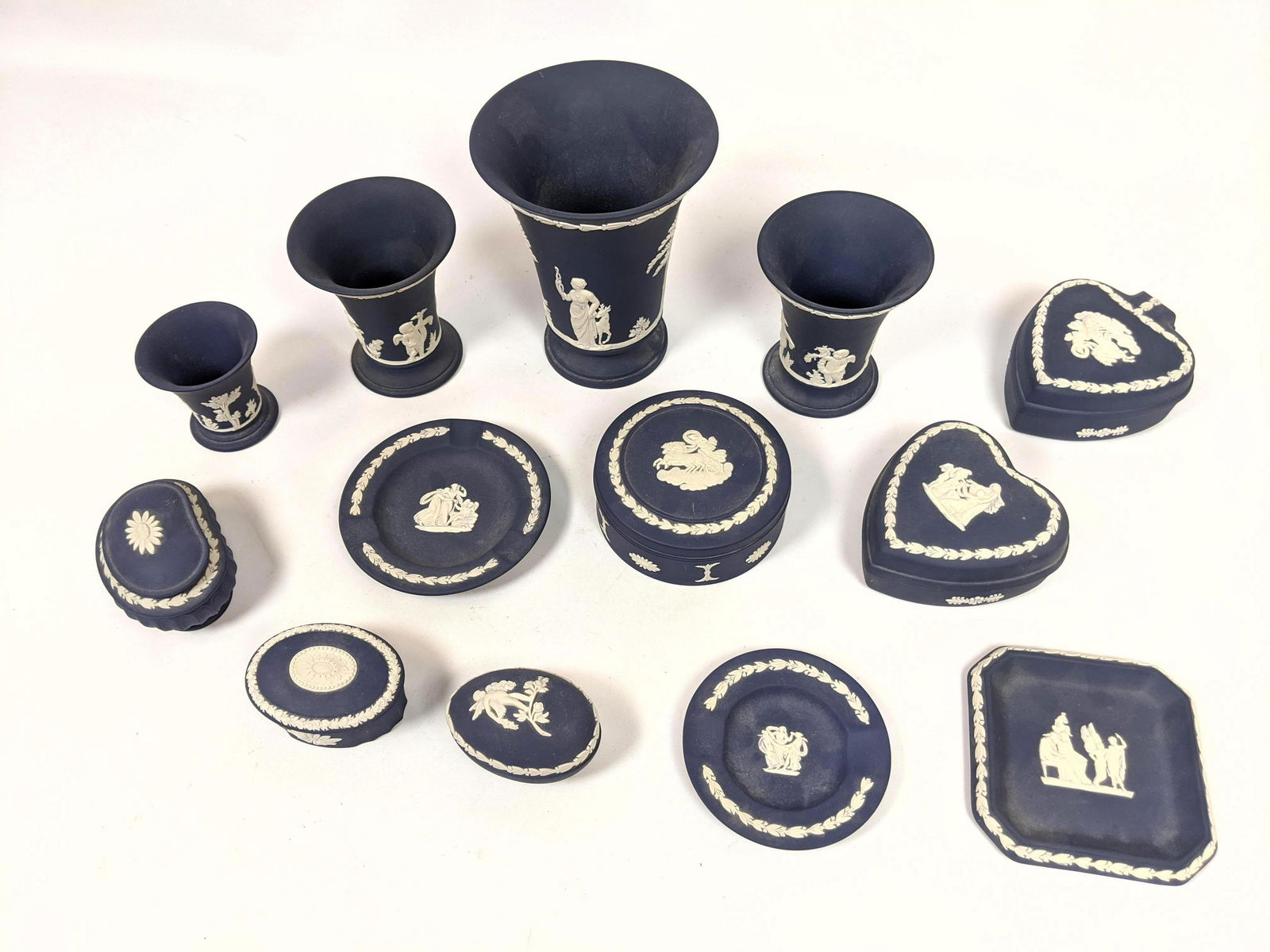 13pcs Wedgwood Jasperware. Made in England. Vases, cove (1 of 8)