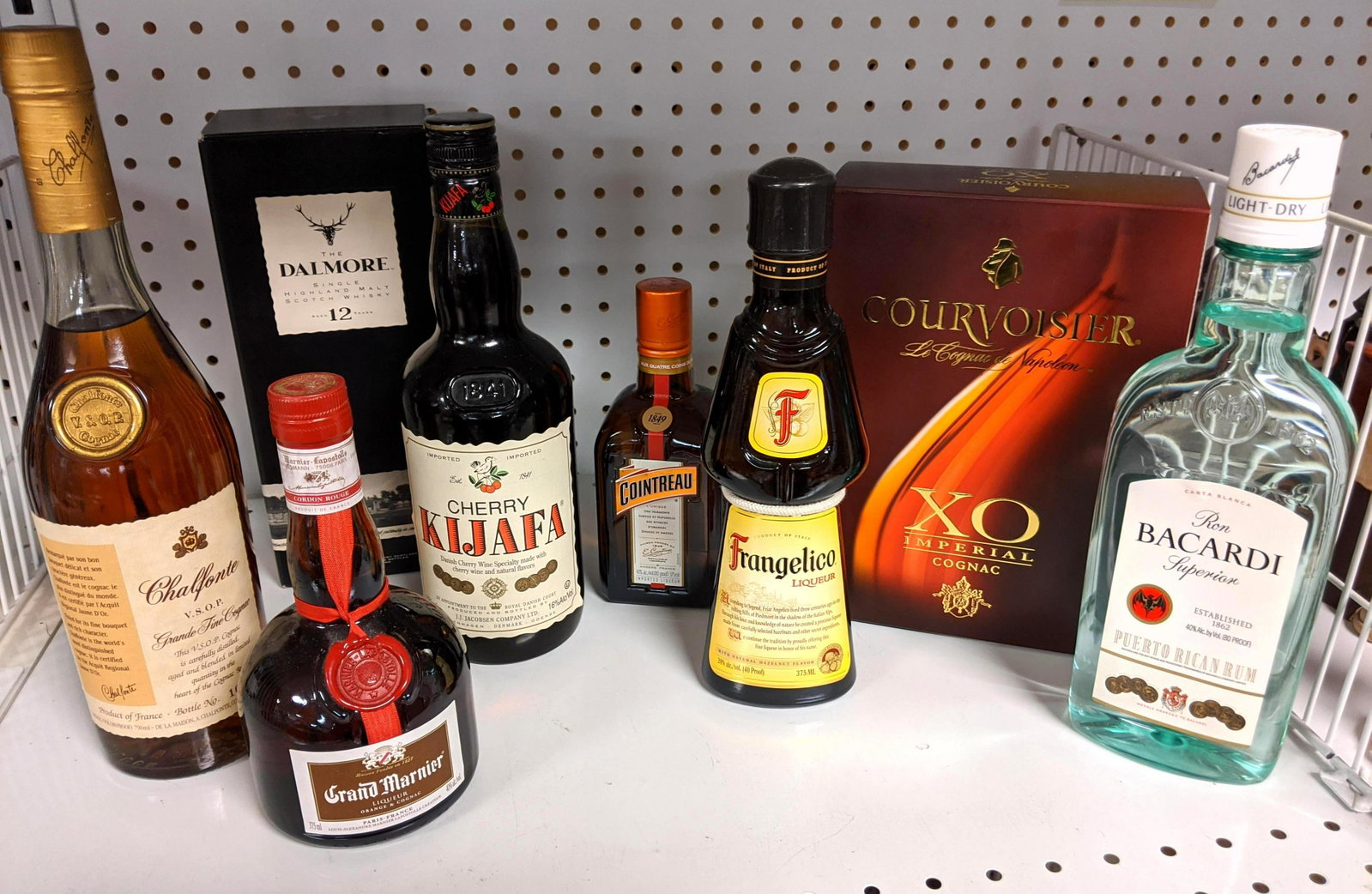 Alcohol lot. Courvoisier etc.: Alcohol lot. Courvoisier etc.-- Dimensions: ---