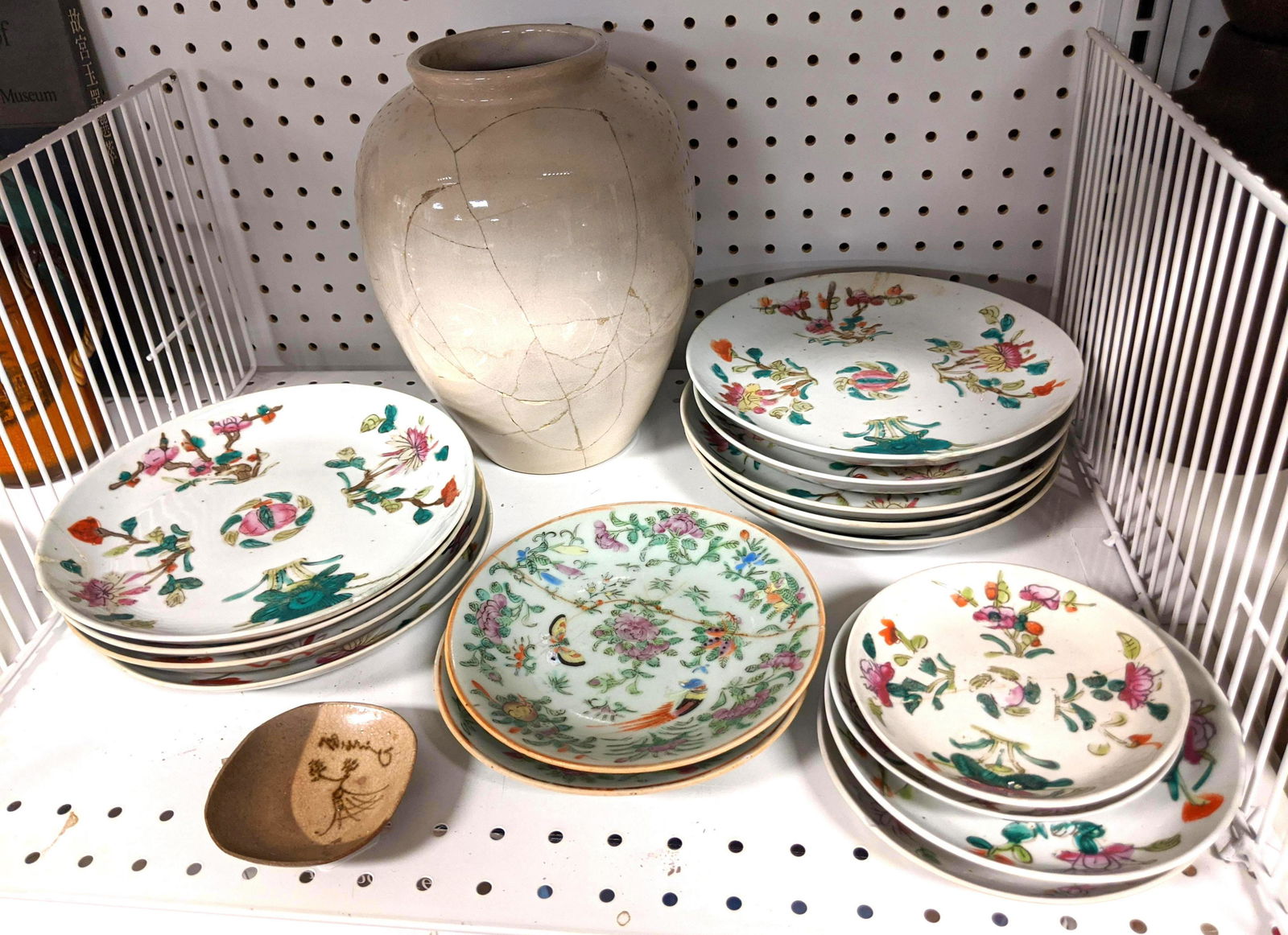 Asian Pottery Lot. (1 of 13)