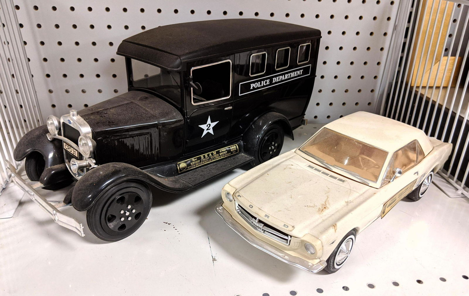 2 pcs Jim Beam Car Decanter Bottles.  Never opened. Bou (1 of 6)