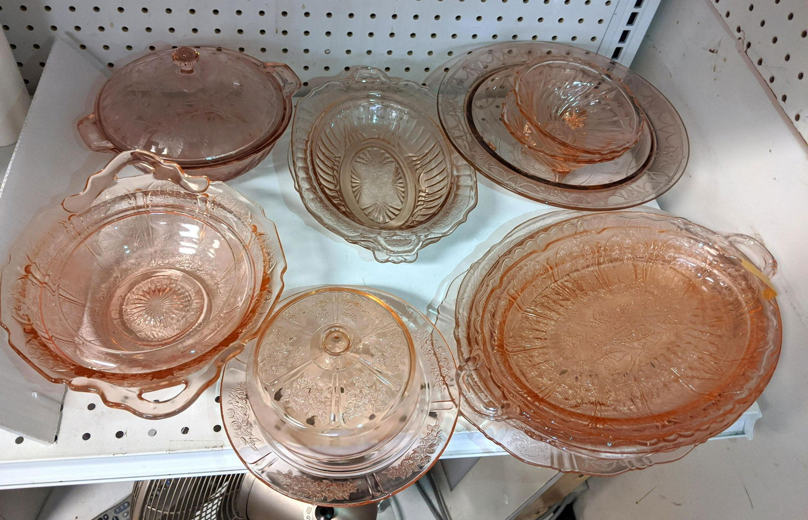 12+ pc pink Depression OPEN ROSE. (1 of 8)