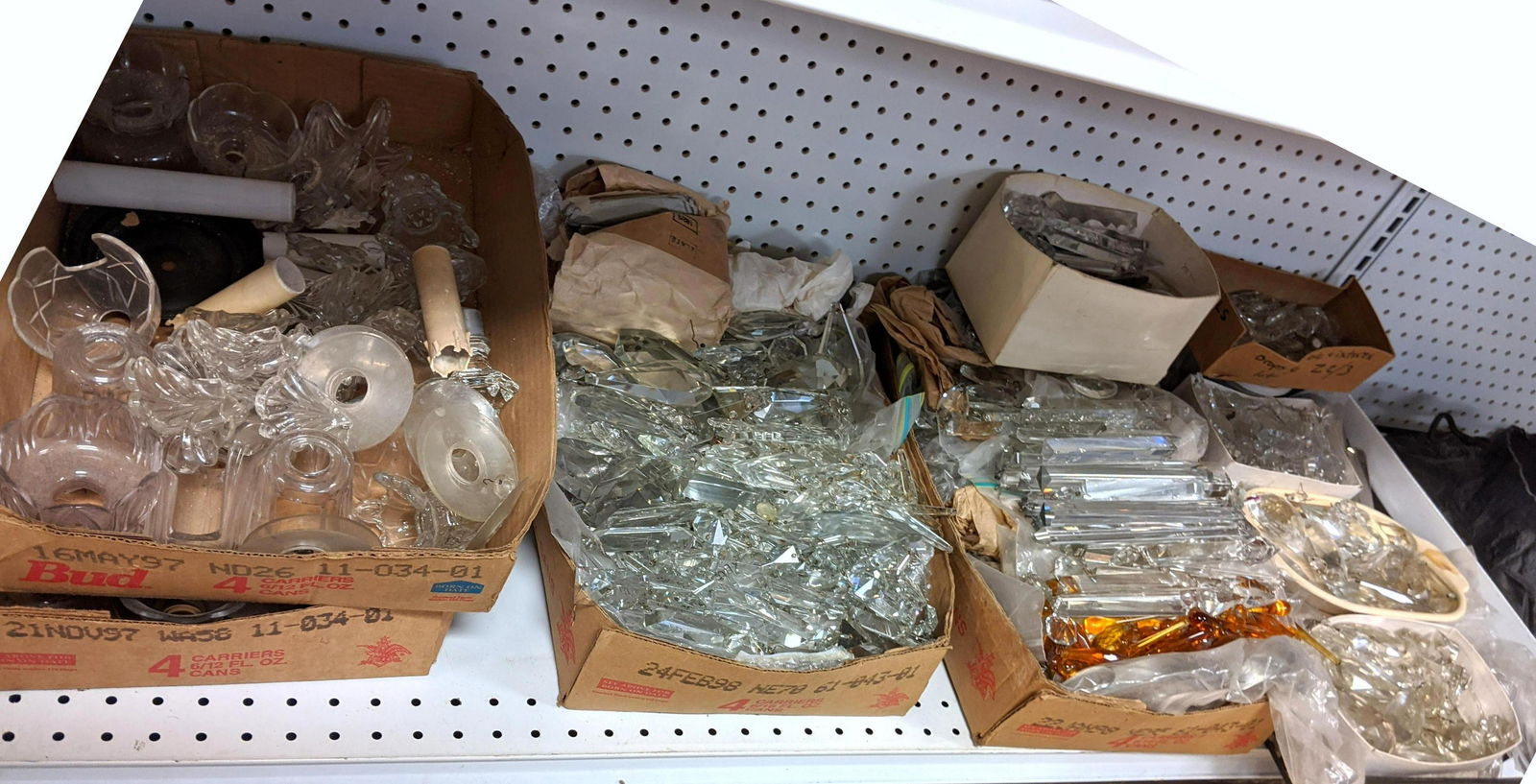 5 tray lots of Crystal prisms and chandelier parts. (1 of 9)