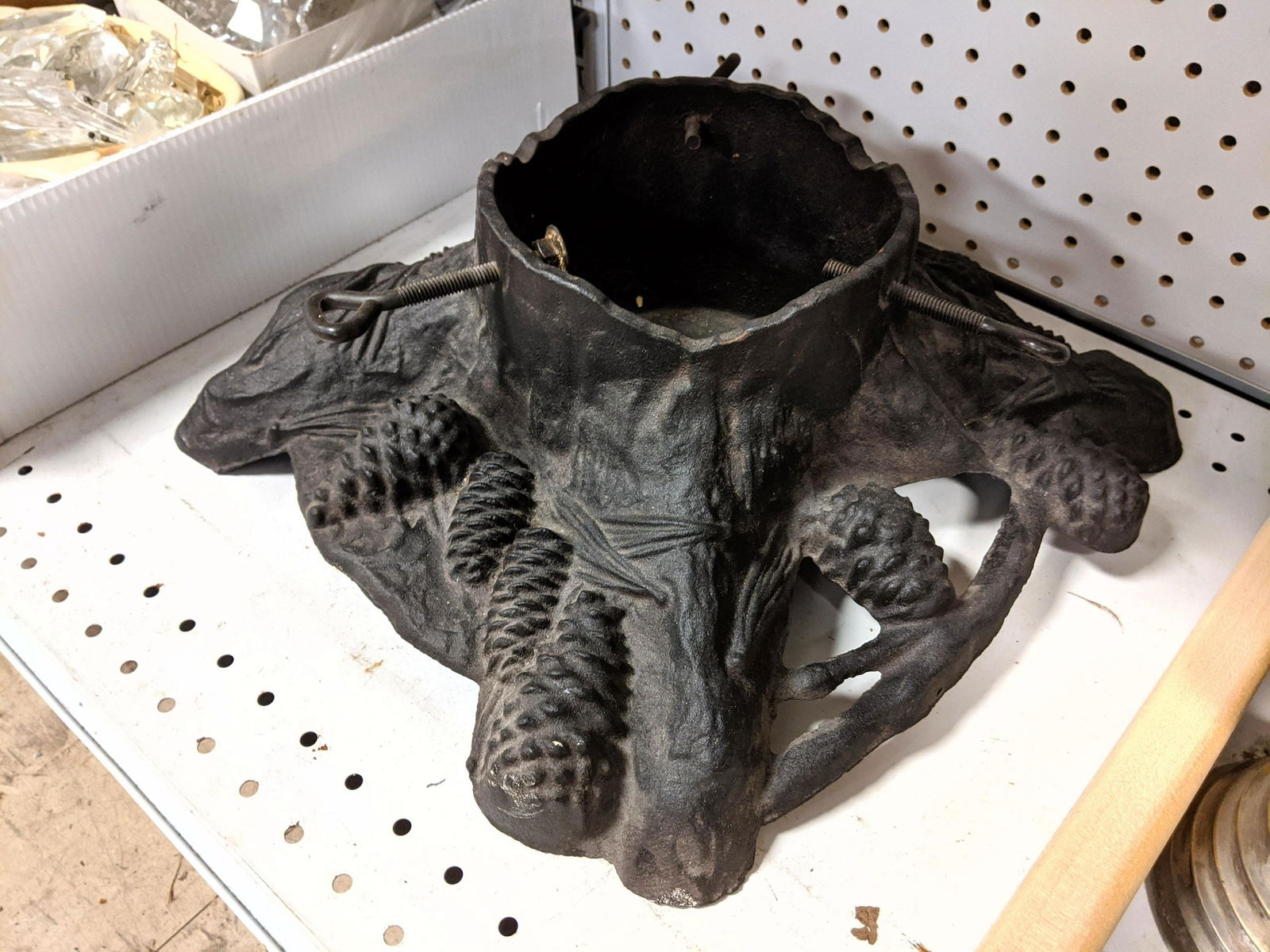 John Wright MARTHA BY MAIL Christmas tree stand. Iron. (1 of 11)