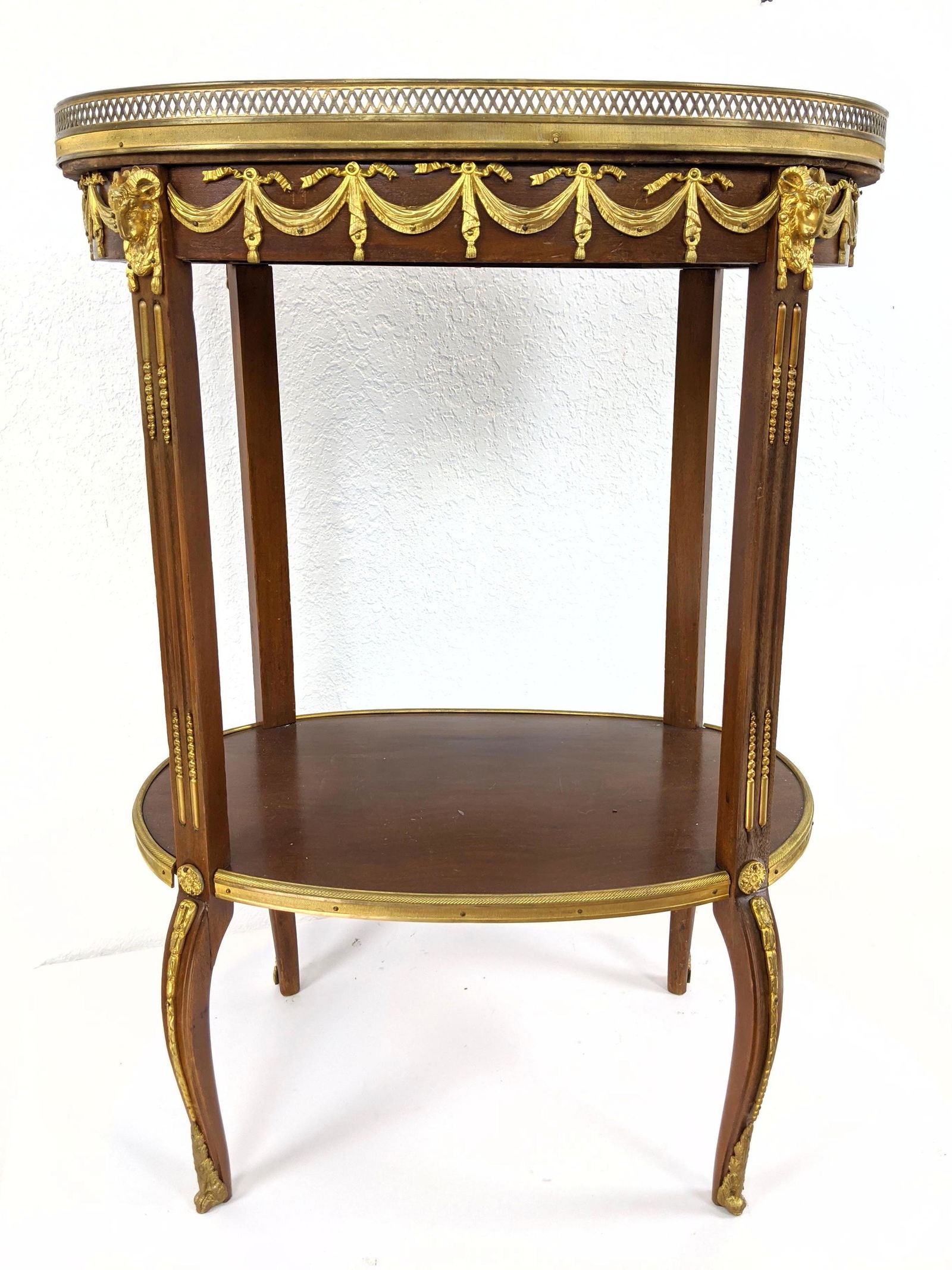 French Style Onyx Top Oval Side Table. Decorative ormol (1 of 9)