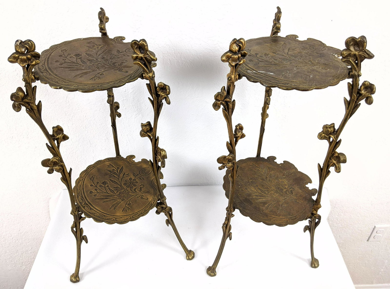 Pr Brass Metal Display Stand. Iris flower supports. (1 of 10)