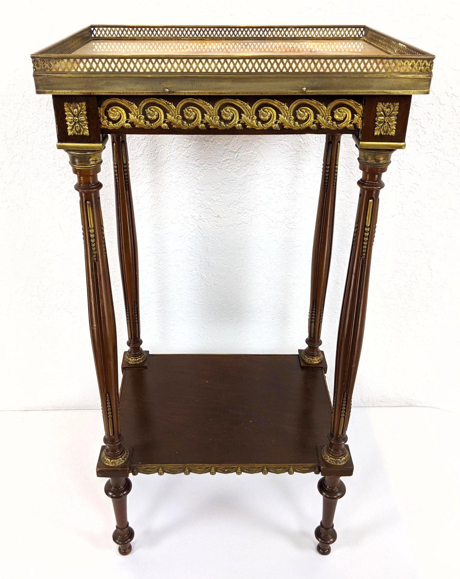 Onyx Top Gilt Ormolu Side Stand Table. Pierced gallery: Onyx Top Gilt Ormolu Side Stand Table. Pierced gallery trim. Gilt ormolu.-- Dimensions: H: 32.5 inches: W: 16.5 inches: D: 12.5 inches ---