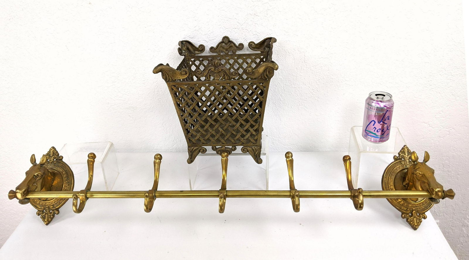 2pc Vintage Brass Lot. 1) Figural Horse Head Wall Mount: 2pc Vintage Brass Lot. 1) Figural Horse Head Wall Mounted Coat Rack, 5 hooks. 2) Decorative lattice work brass cache pot basket. Fancy feet & crest. 2pc Vintage Brass Lot. 1) Figural Horse Head Wall M