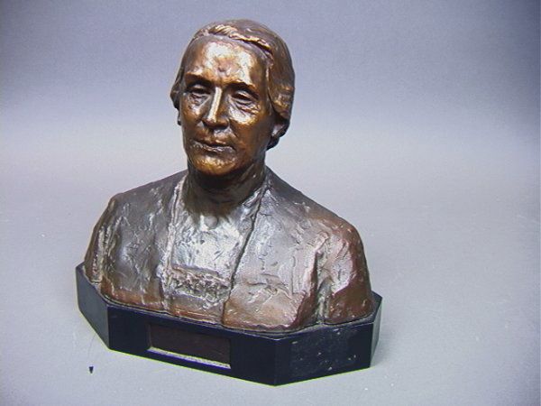 JO DAVIDSON La PASSIONATA Bust Sculpture. Patinat: JO DAVIDSON La PASSIONATA Bust Sculpture. Patinated Metal Portrait Bust. Borgeleone 1938. Extensively mrk'd. Dimensions: H: 10.5 inches: W: 11 inches: D: 5.5 inches Condition (General) Please contact