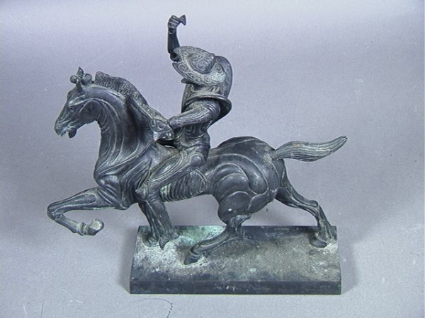 Ludovico De Luigi Modernist Bronze Sculpture of D: Ludovico De Luigi Modernist Bronze Sculpture of Don Quixote. 19/199 Dimensions: H: 11 inches: W: 11 inches: D: 3 inches Condition (General) Please contact us with specific questions about condition, n
