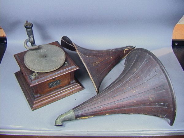 Antique Victor III Victrola Talking Machine. 159: Antique Victor III Victrola Talking Machine. 159240a. Table top Model. Dimensions: Condition (General) Please contact us with specific questions about condition, not visible in the photos: Wood orn As