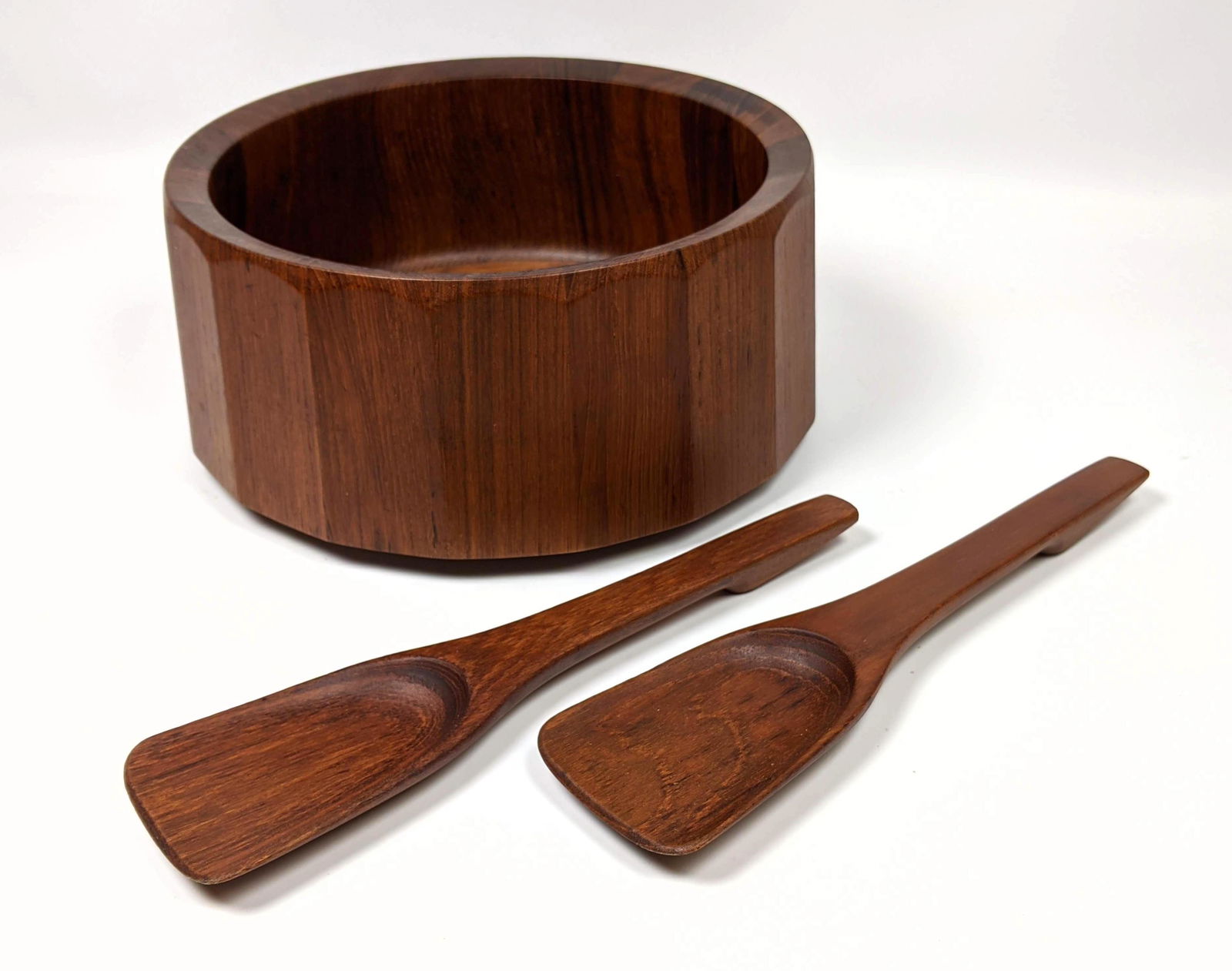 DANSK Danish Modern Teak Salad Set.  Bowl and Servers. (1 of 12)