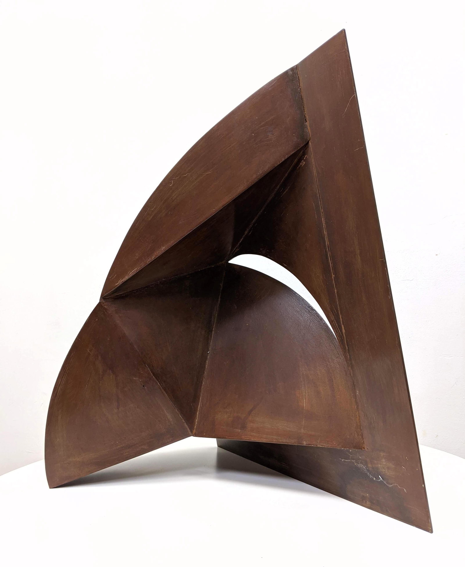 GERALD DiGIUSTO 1983 Arc Construct 11 Steel Sculpture.: GERALD DiGIUSTO 1983 Arc Construct 11 Steel Sculpture. Cor-Ten Steel. Unsigned. Abstract Angular Arc Sculpture. -- Dimensions: H: 27 inches: W: 27.5 inches: D: 15 inches ---