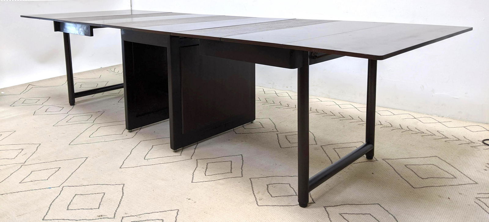 DUNBAR  Extension Drop Side Dining Table. (1 of 16)