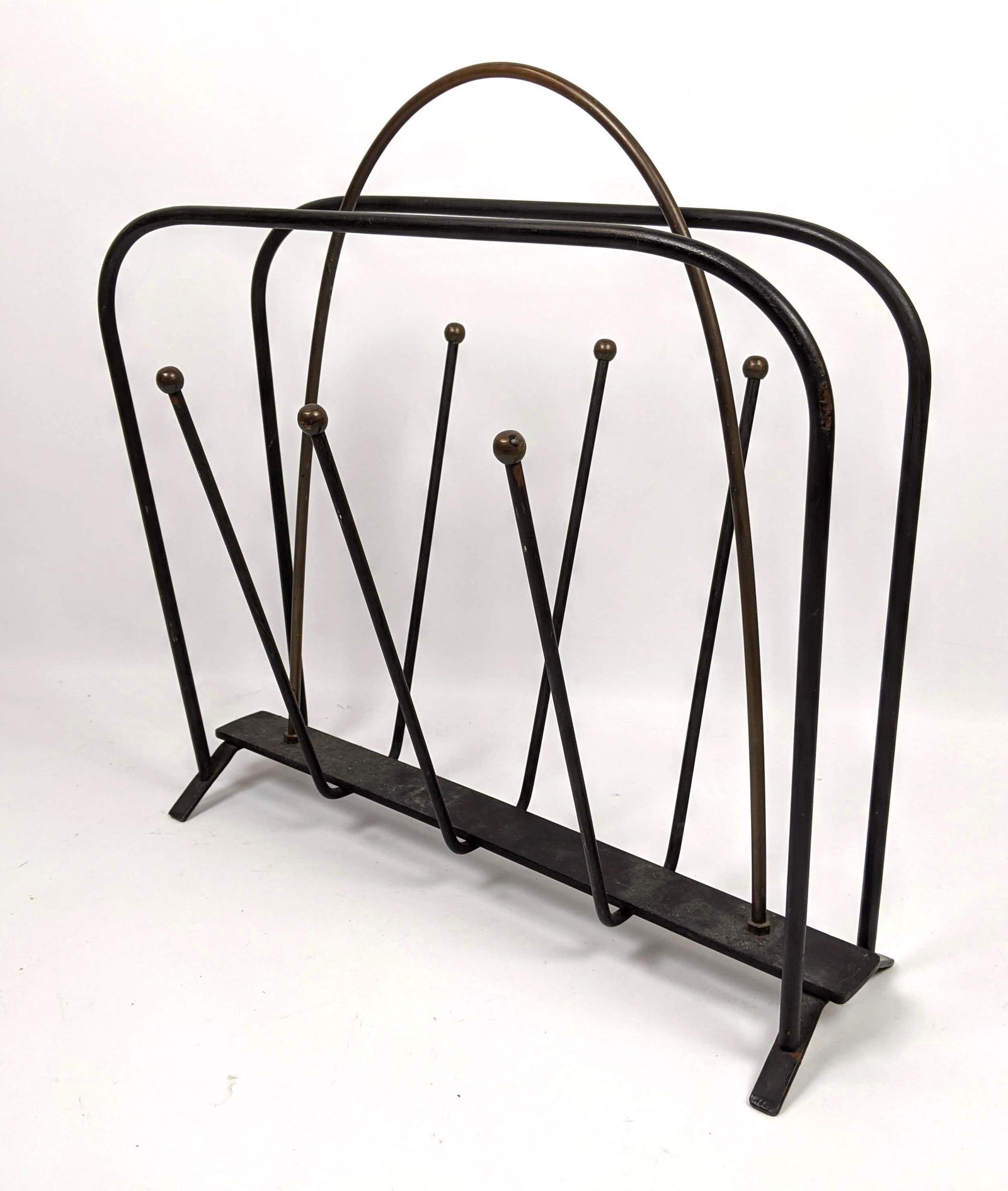ROYERE Style Hairpin Iron Magazine Rack. (1 of 9)