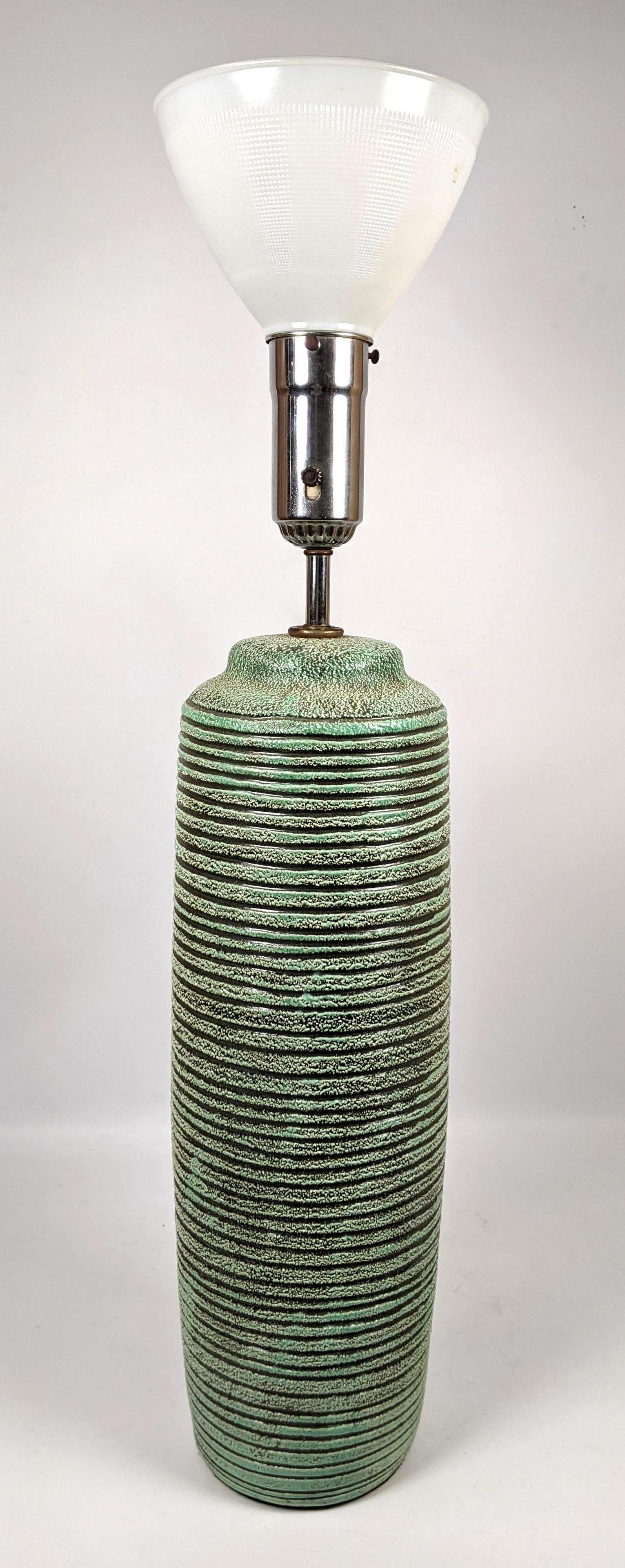 Large Mid Century Modern Pottery Table Lamp.  Incised d (1 of 10)